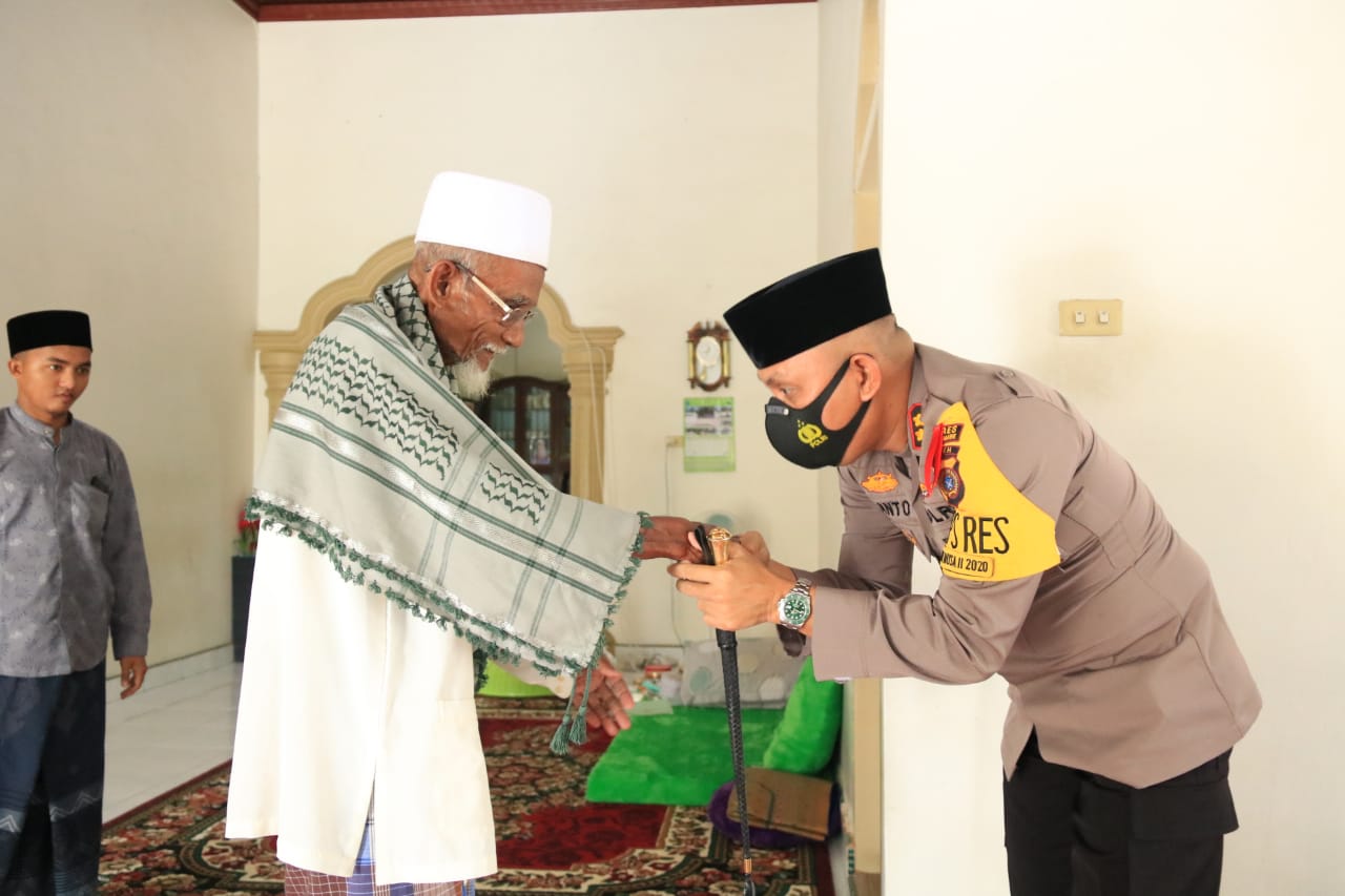 Saweu Ulama, Kapolres Lhokseumawe Kembali Silaturahmi ke Rumah Abu Tumin