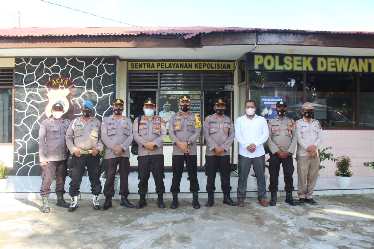 Agar Tetap semangat dan Optimis di Tahun 2021, Kapolres Lhokseumawe Kunjungi Polsek di jajarannya.