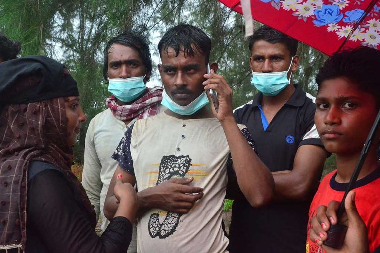 belasan-etnis-rohingya-terdampar-di-aceh-02