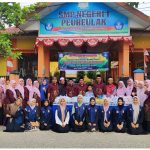 Sekretaris Dinas Pendidikan Aceh Timur, Hadiri Aksi Berbagi Takjil di SMPN 1 Peureulak. Wujud Kepedulian di Bulan Ramadhan. Oplus_131072