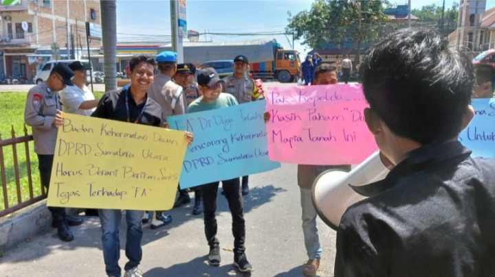 Gambar WhatsApp 2025-05-28 pukul 19.28.18_0c44c48a